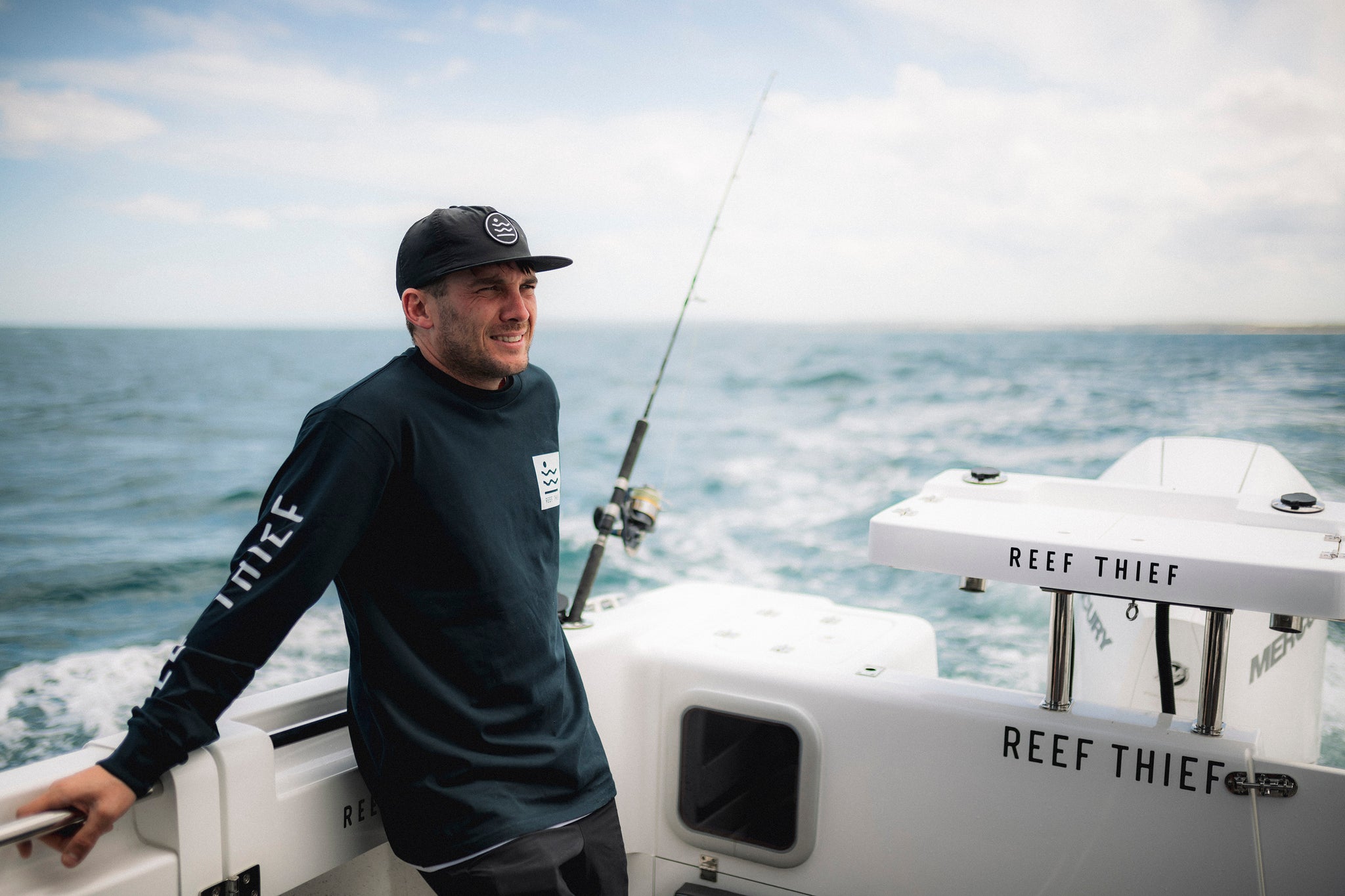 Reef Thief Logo Long Sleeve Tee - Navy